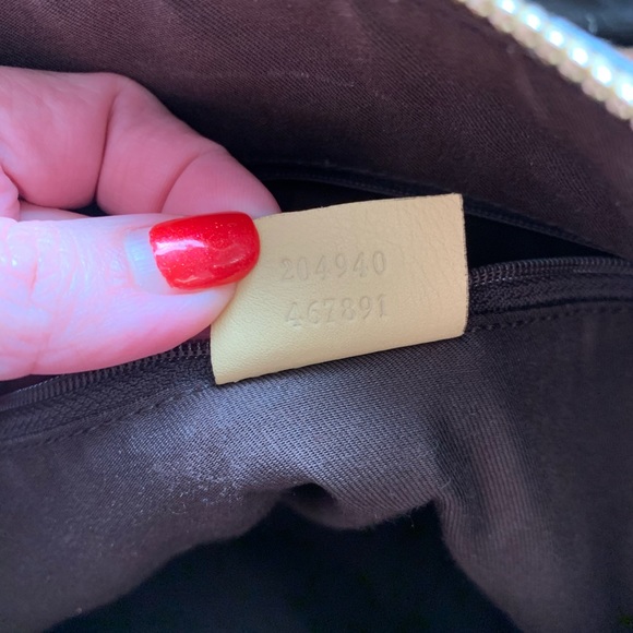 Gucci Crossbody Bag in great used condition - Picture 8 of 8